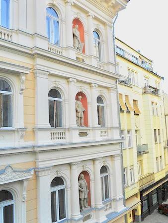 Kecskemit Palace Szálloda *